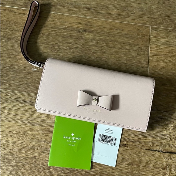 KATE SPADE-NWT Lilac Leather Wristlet